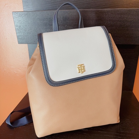 Tommy Hilfiger Handbags - Tommy Hilfiger White Greige Liv II Flap Women Backpacks